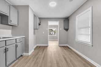 1880 Glory Cir in Memphis, TN - Building Photo - Building Photo