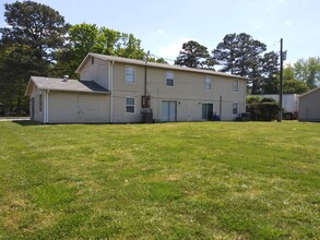 Elkton Apartments in Athens, AL - Building Photo - Building Photo