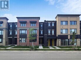 6 Marvin Ave in Oakville, ON - Building Photo