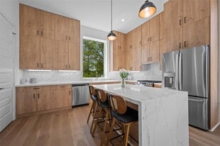 5705 Dolores St in Houston, TX - Building Photo