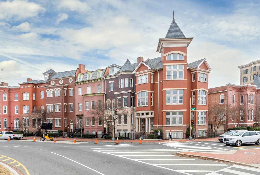27 Logan Cir NW in Washington, DC - Foto de edificio