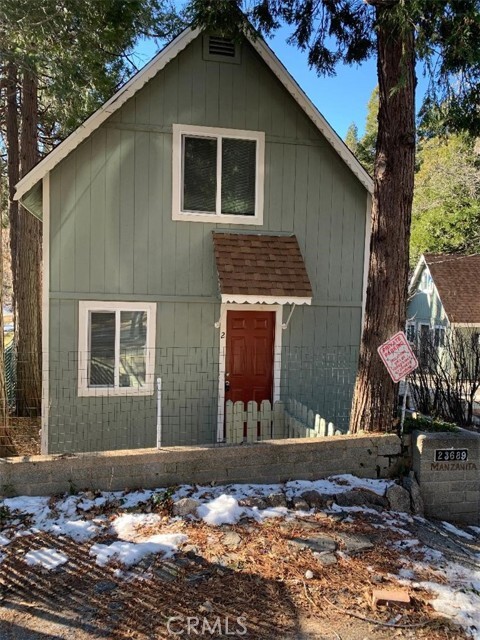 23689 Manzanita Dr in Crestline, CA - Building Photo