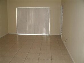 2571 NW 56th Ave in Lauderhill, FL - Building Photo - Building Photo