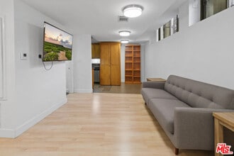 10982 Roebling Ave in Los Angeles, CA - Building Photo - Building Photo