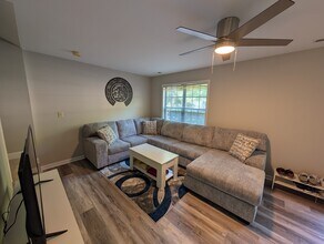 1015 Parkthrough St in Cary, NC - Building Photo - Building Photo