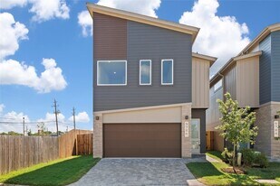 5726 Rucio Ln in Houston, TX - Building Photo
