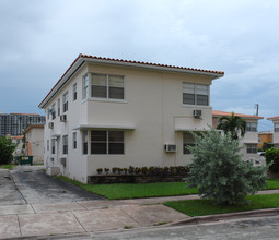 15-19 Salamanca Ave in Coral Gables, FL - Building Photo - Building Photo