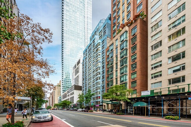 Carlton East in New York, NY - Foto de edificio - Building Photo