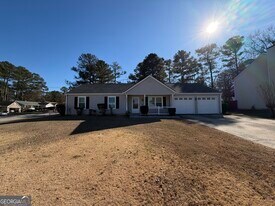 3573 Clearview Dr in Rex, GA - Building Photo