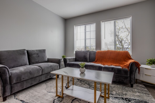 Shiloh Crossings Apartments in Columbus, OH - Building Photo - Interior Photo