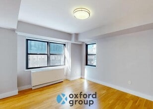 345 W 54th St in New York, NY - Building Photo - Building Photo