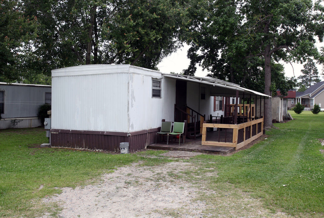 Meadow Brook Mobile Home Park in Leland, NC - Building Photo