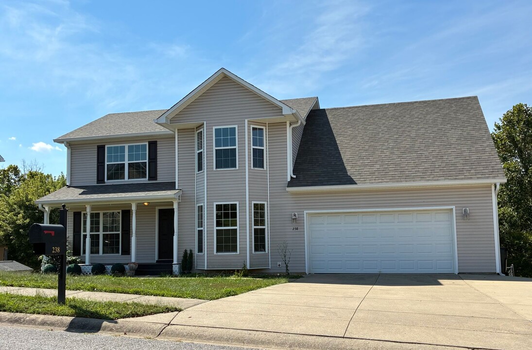 238 Riley Way in Elizabethtown, KY - Building Photo