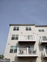 16900 Porters Inn Dr in Dumfries, VA - Building Photo