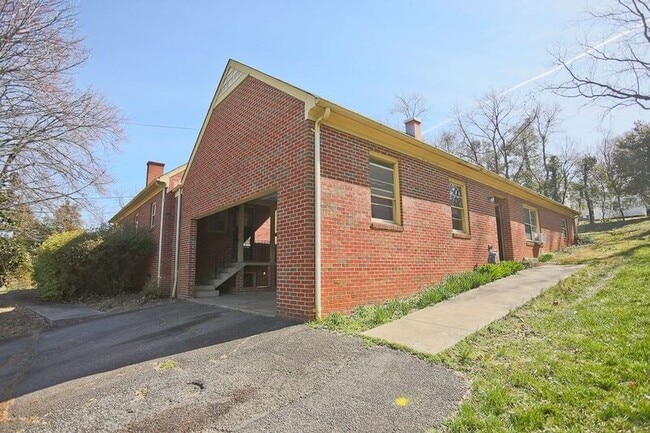 property at 912 St Charles Ave