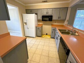 2271 Lake Springs Ln in Memphis, TN - Building Photo - Building Photo