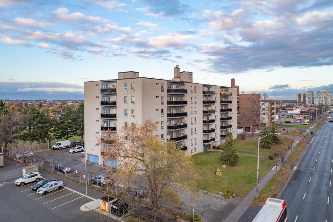 Lawrence Place Apartments in Toronto, ON - Building Photo