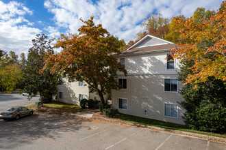 University Commons in Raleigh, NC - Building Photo - Building Photo