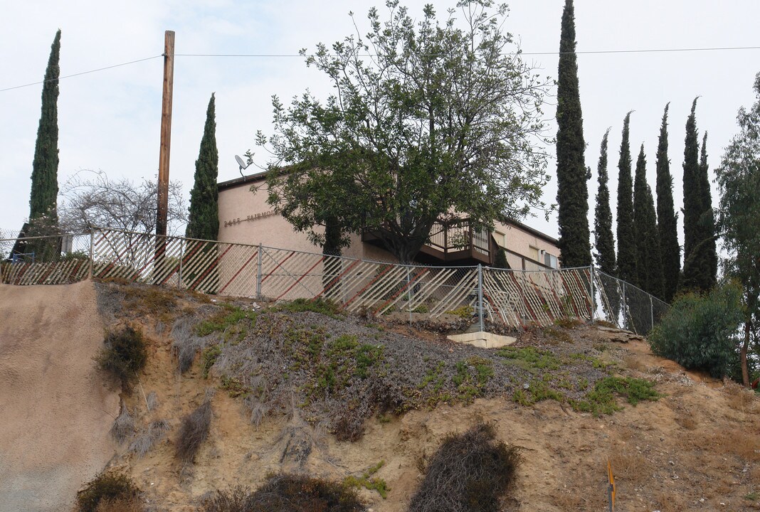 2463 Fairmount Ave in San Diego, CA - Foto de edificio