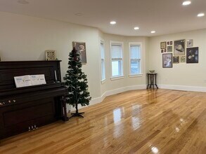 9 Hutchinson St in Boston, MA - Building Photo - Building Photo