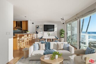 11942 Whitewater Ln in Malibu, CA - Building Photo - Building Photo