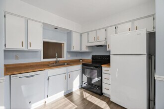 207 Choisy Crescent in Yorktown, VA - Building Photo - Building Photo