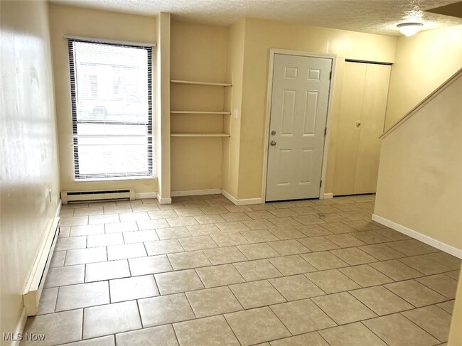 201 Burton Dr in Cadiz, OH - Building Photo - Building Photo