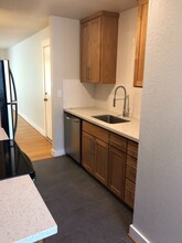 1609 SE Taggart St in Portland, OR - Building Photo - Building Photo