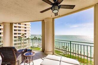 980 Cape Marco Dr in Marco Island, FL - Foto de edificio - Building Photo