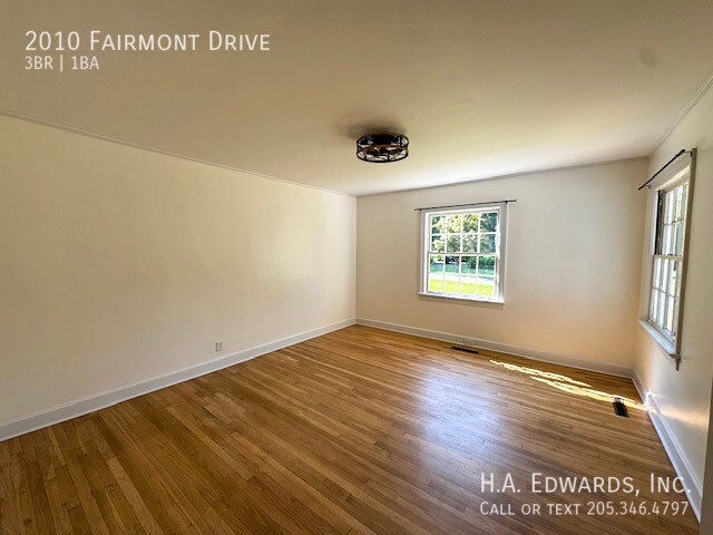 2010 Fairmont Dr in Tuscaloosa, AL - Foto de edificio
