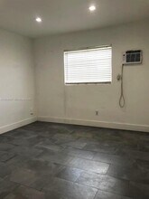 17031 NE 21st Ave in North Miami Beach, FL - Building Photo - Building Photo