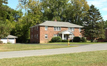 Kensington Court in Delmar, NY - Building Photo - Building Photo