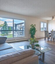 Ascot Arms in Edmonton, AB - Building Photo - Building Photo