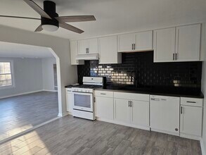 401 Berkley Pl in Streamwood, IL - Foto de edificio - Building Photo