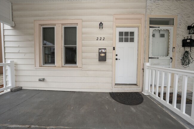 222 Simpson Rd in Ardmore, PA - Foto de edificio - Building Photo