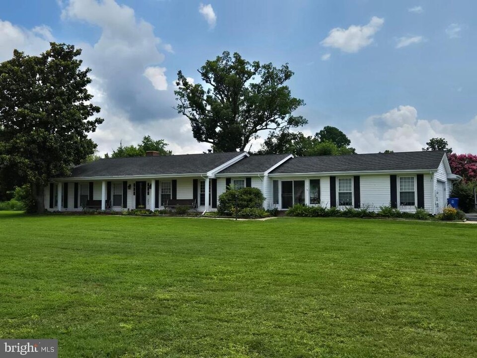 301 Queen Anne St in La Plata, MD - Building Photo