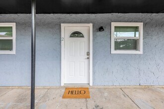 1920 Madison St, Unit 2 in Laredo, TX - Foto de edificio - Building Photo