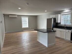 1123 Main St, Unit 2 in Old Town, ME - Foto de edificio - Building Photo