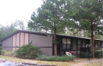 Ridgewood Apartments in Tallahassee, FL - Foto de edificio - Building Photo