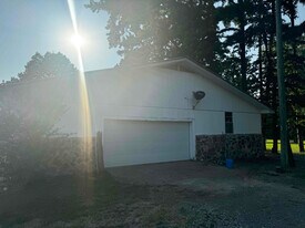 2250 Heber Springs Rd W in Quitman, AR - Building Photo