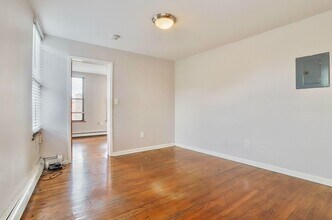 197 Newark Ave in Jersey City, NJ - Building Photo - Building Photo