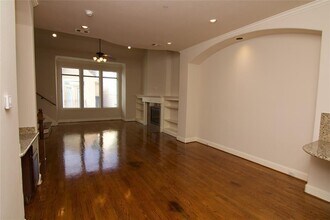 6353 Richmond Ave. in Houston, TX - Building Photo - Building Photo
