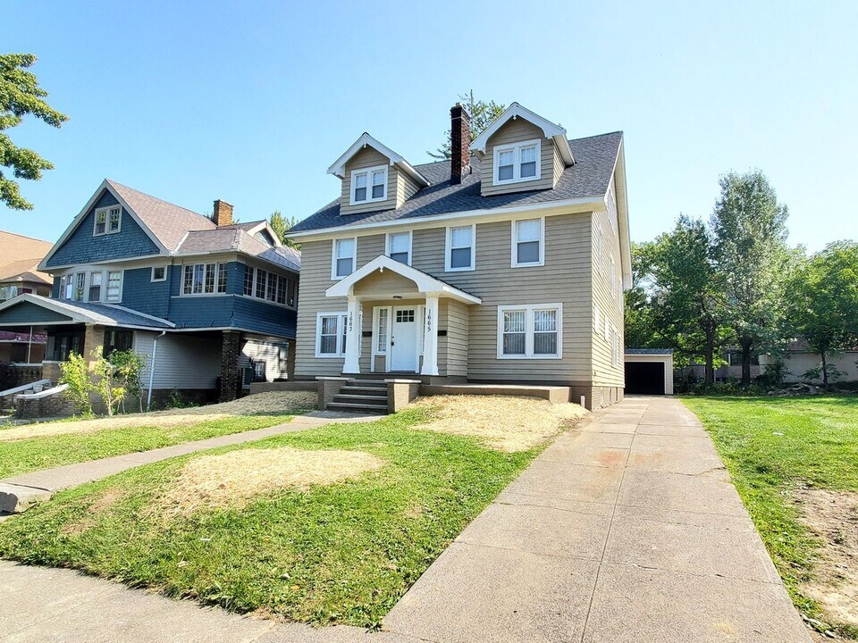 1663 Eddington Rd in Cleveland Heights, OH - Building Photo