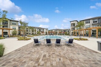 Ascend at Forum in Grand Prairie, TX - Foto de edificio - Building Photo