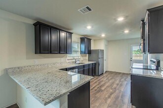 136 Allington Cir in Jarrell, TX - Building Photo - Building Photo