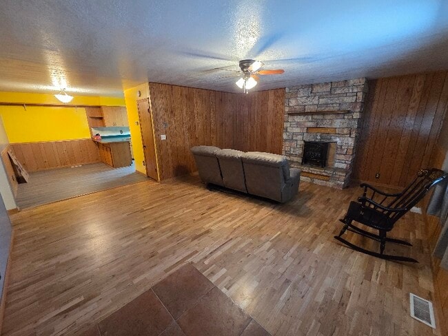6071 Jackrabbit Ln