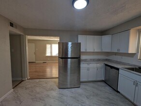 8557 Frost Ave in Berkeley, MO - Building Photo - Building Photo