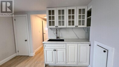 5731 Stanley Ave in Niagara Falls, ON - Building Photo - Building Photo