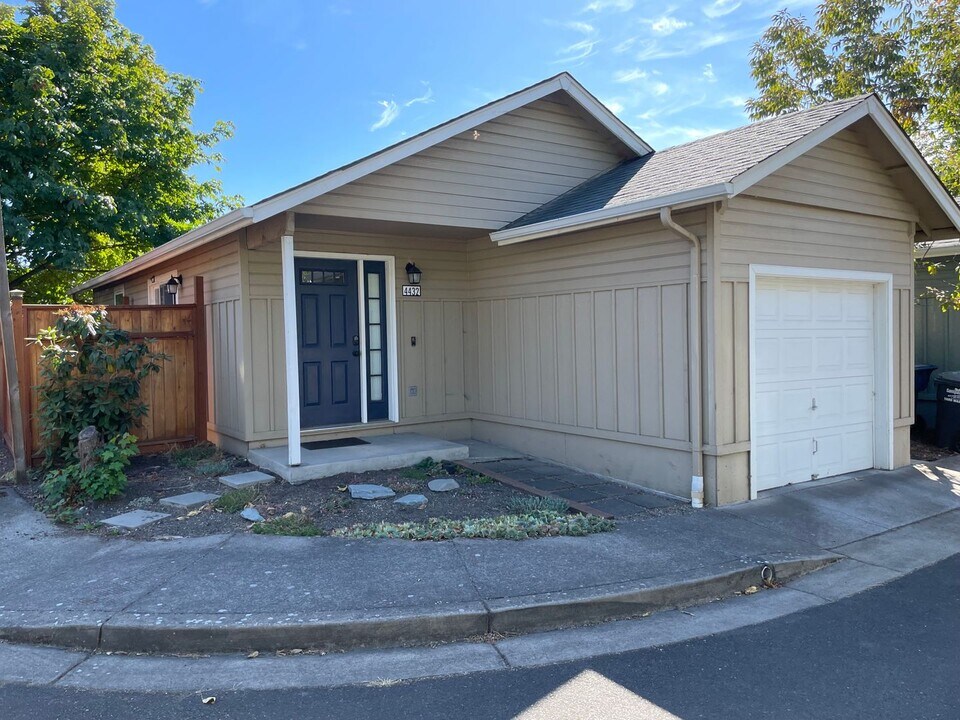 4432 Alderbury St in Eugene, OR - Building Photo