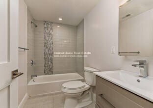 7 Alleghany St, Unit 3 in Boston, MA - Foto de edificio - Building Photo